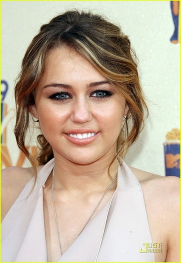 25yty76 - Miley Cyrus MTV Movie Awards 2009