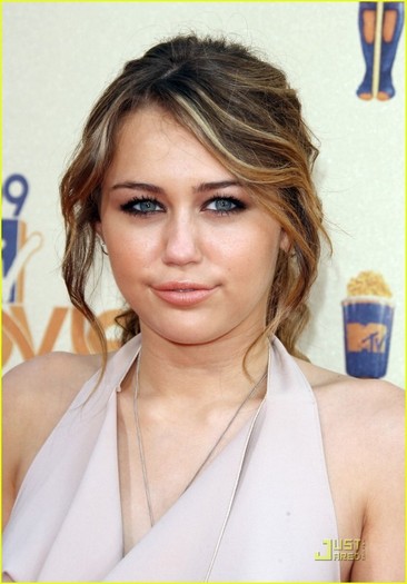 i50xlj - Miley Cyrus MTV Movie Awards 2009
