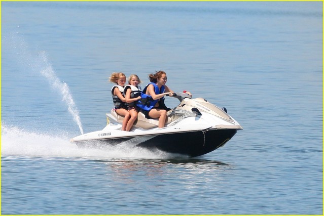 16iy3hj - Miley and Noah Cyrus Jet Ski Sisters