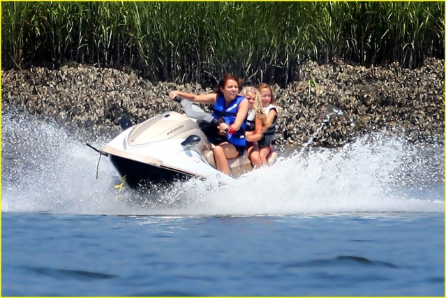 fk4f21 - Miley and Noah Cyrus Jet Ski Sisters