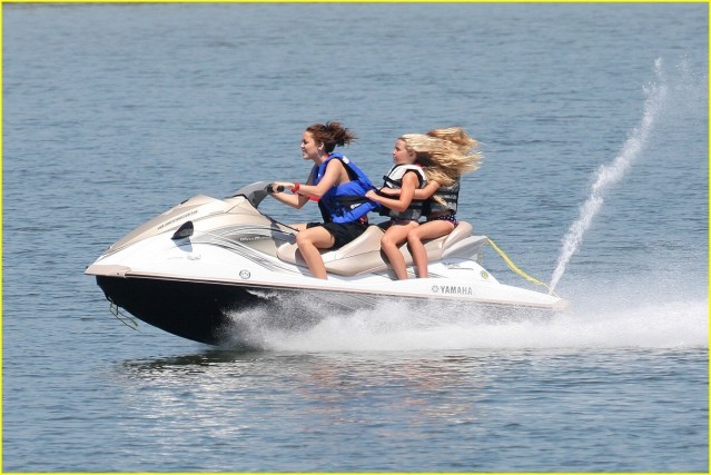 taiknl - Miley and Noah Cyrus Jet Ski Sisters