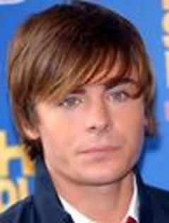 tsCAKMG476 - ZAC EFRON