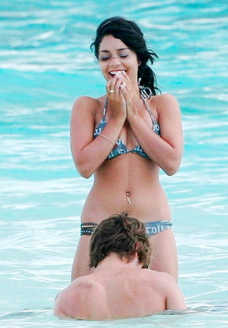 03kk7 - Vacation with Zac Efron in Turks and Caicos