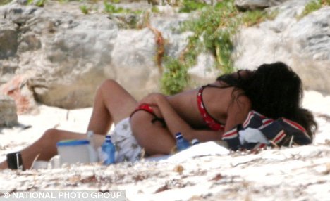 08mj6 - Vacation with Zac Efron in Turks and Caicos