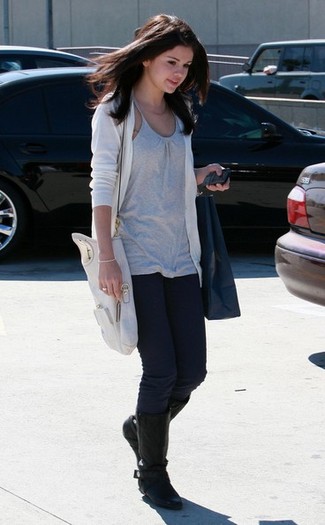 Selena Gomez Out Shopping Toluca Lake 2ctZyN-sOaYl