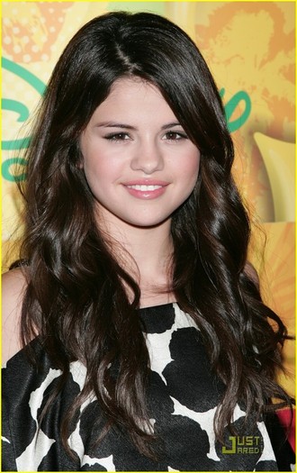 iz2ejm - Selena Gomez Princess of Press