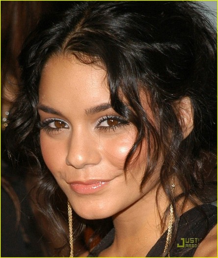 vanessahudgensyounghollbx2 - Vanessa Hudgens Teen Vogue Young Hollywood Party 2008