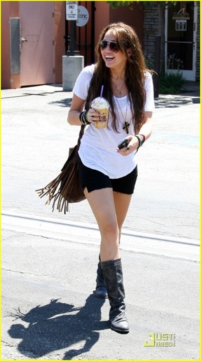 2hgfpy1 - Miley Cyrus Cools Down With Coffee Bean