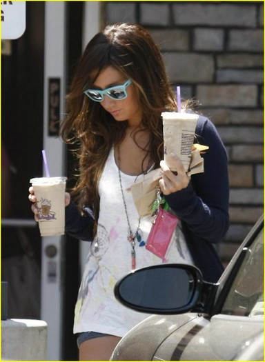 mr4ob9 - Ashley Tisdale is Coffee Bean Cute