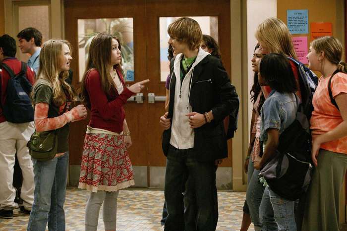 More-Than-A-Zombie-to-Me-emily-osment-1502175-2560-1703[1] - Hannah Montana 1 Screenscaps