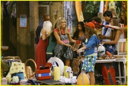 hannah-montana-3-hannah-montana-11954219-400-268[1]