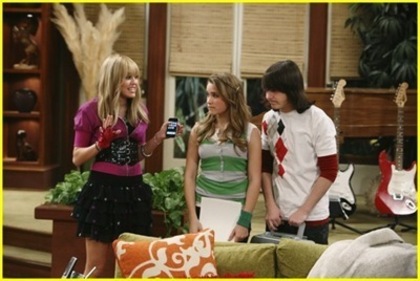 hannah-montana-3-hannah-montana-11954271-400-268[1]