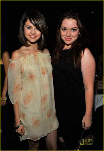 2q3bped - Selena Gomez and Jennifer Stone are Congo Cute