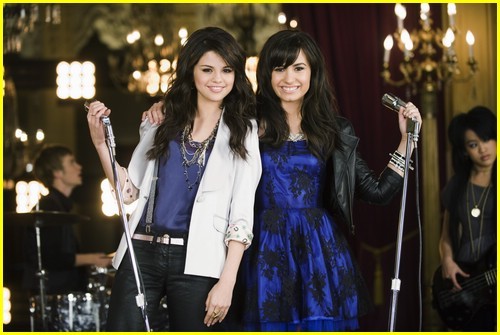 t9b9na - Selena Gomez and Demi Lovato are One And The Same