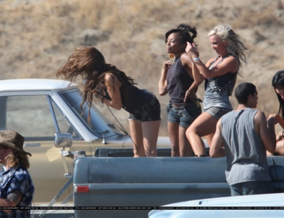 normal_019 - MILEY CYRUS TOURNE SON CLIP PARTY IN THE USA