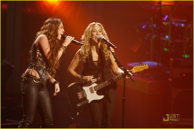 10ehbic - Miley Cyrus Played Guitar With Paul McCartney
