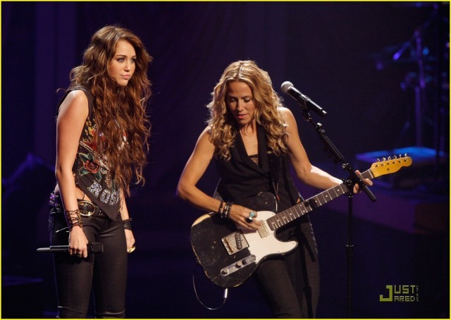 22x6hc - Miley Cyrus Played Guitar With Paul McCartney