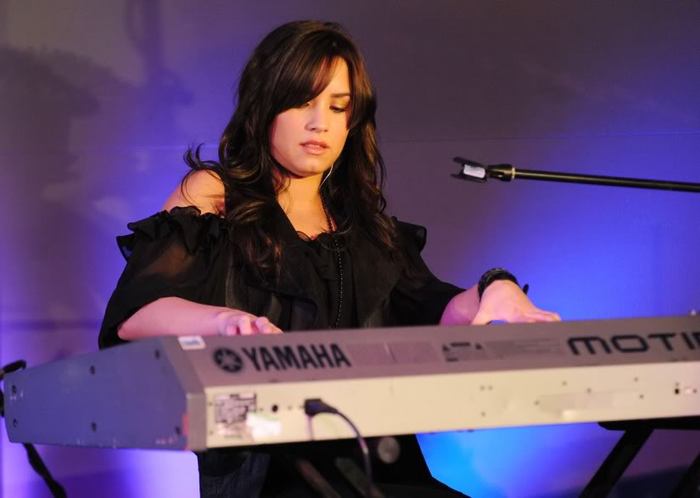 63763-preppie-demi-lovato-performin - Performing live at The Apple Store in London