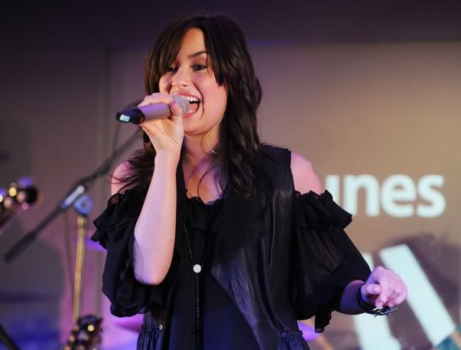 64331-preppie-demi-lovato-performin - Performing live at The Apple Store in London