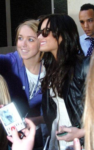 normal_demi-lovato-4229-2