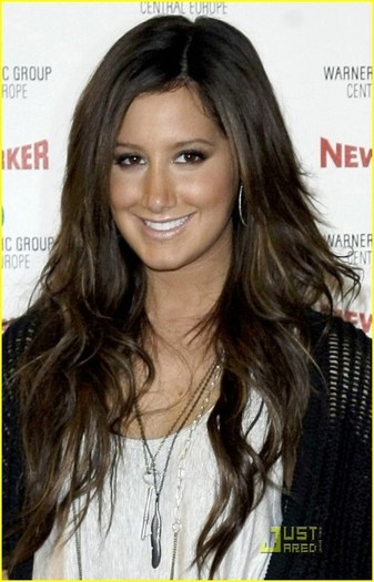 mikowj - Ashley Tisdale is NewYorker Nice