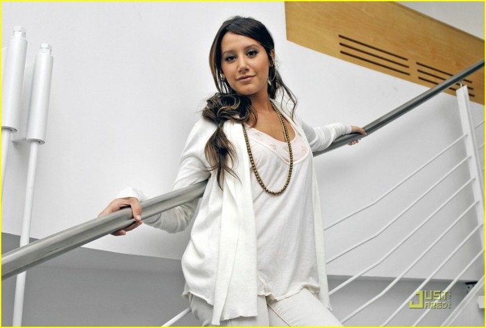 ogfmyw - Ashley Tisdale Wows in White