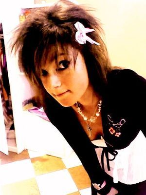 Emo-Bow-Hair - Emo Aici