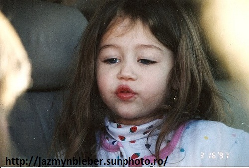 sl7djp[1] - cele mai rare poze cu miley cyrus