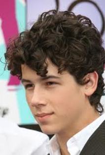 9 poze cu Nick Jonas