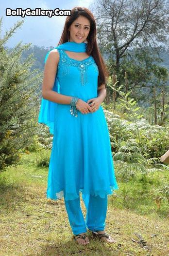 untitledy676 - Z A A R A Pyaar Ki Saugat Sameeksha Nice Dressed In Blue Picture Gallery