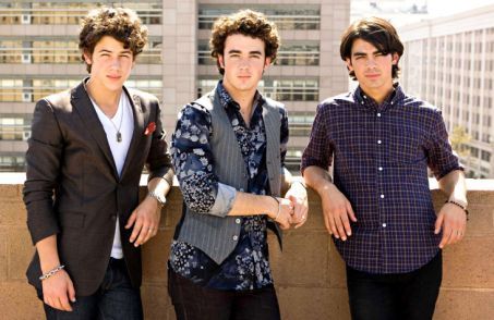 large_Jonas-Brothers - jonas brothers