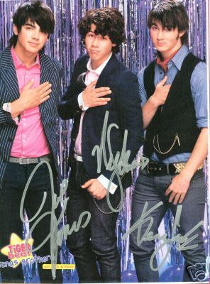 1238617797889_f - jonas brothers