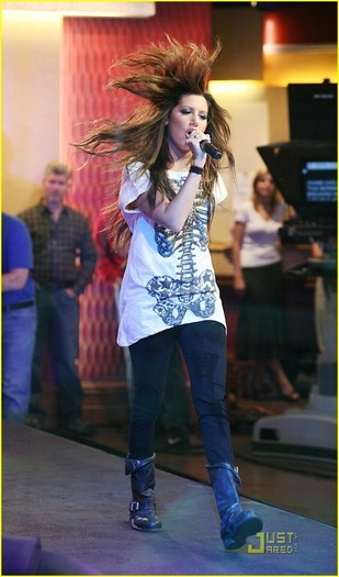 2hq7b0l - Ashley Tisdale Good Morning America