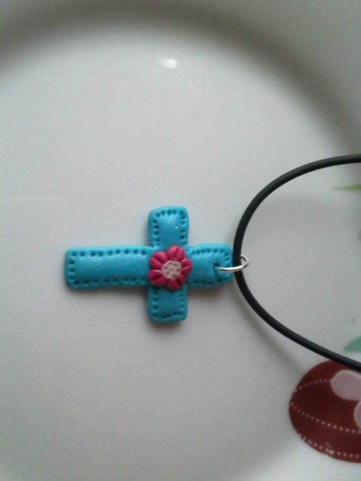 NR,32.CRUCIULITA FIMO.PRET 9 LEI