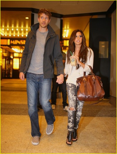 2ywxv2a - Ashley Tisdale and Scott Speer Coffee Couple