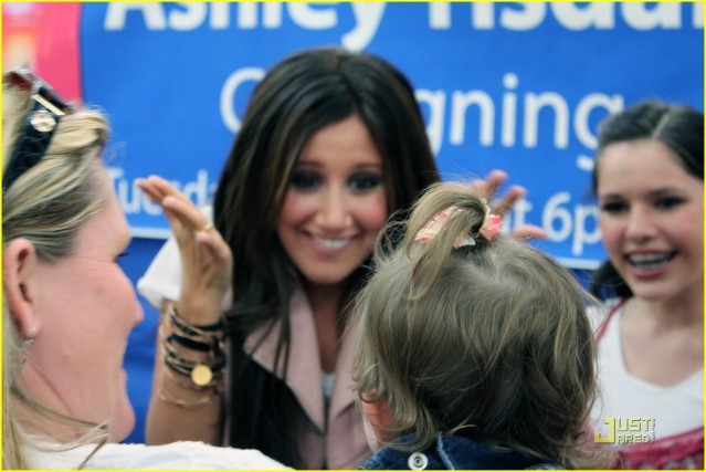 mr73ww - Ashley Tisdale Free Concert Tomorrow