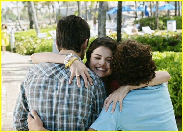 new-wizards-of-waverly-place-stills-08 - Jennifer Stone and Selena Gomez Lost Subway Car