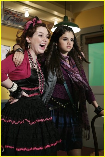 new-wizards-of-waverly-place-stills-18 - Jennifer Stone and Selena Gomez Lost Subway Car