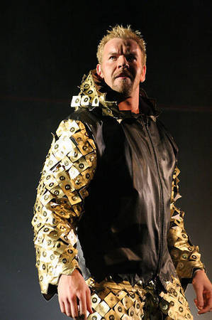 Sa revenim la fete,care habar nu aveau ce fac iubitii lor