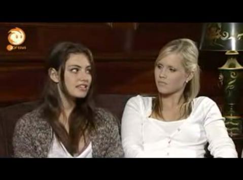 Girl-phoebe-tonkin-2619043-479-355