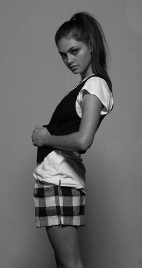 Phoebe-Tonkin-phoebe-tonkin-2619011-313-591