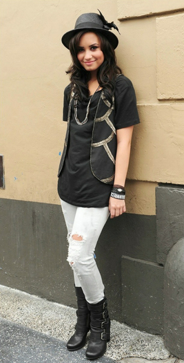 demi-lovato-j-brand-zombie-jeans-1[1] - Demi Lovato Photos