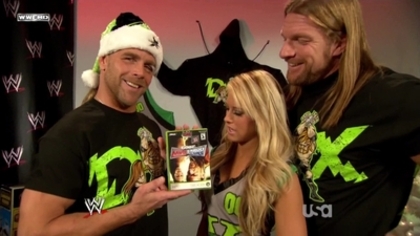 normal_WWE_Raw_11_24_08_Dx_Kelly_Kelly_720p_AC3_5_1_XviD_avi_000074607 - kelly kelly cu DX