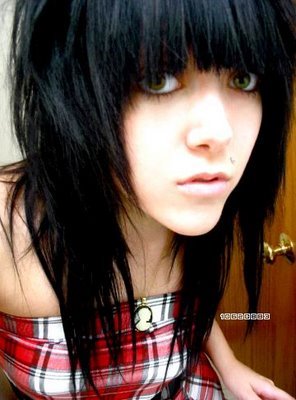 emo girl black hairstyle 1