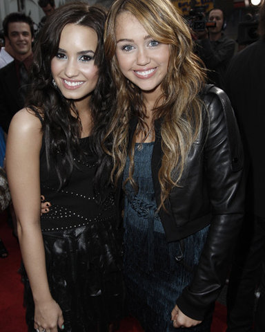 demi&miley - Alege 2-Choose 2