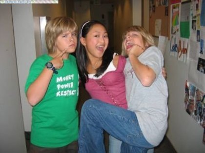 4700_1014861787576_1706033318_25758_2144180_n