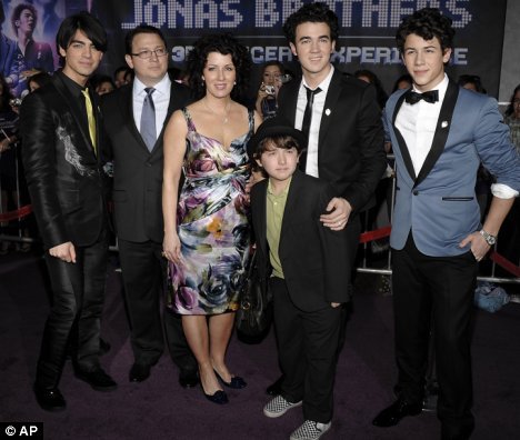 jonas family - Alege 7-Choose 7