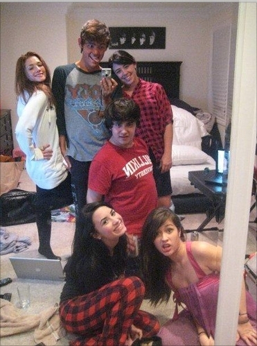 screenshot.4 - 0-Demi Lovato club rare-0
