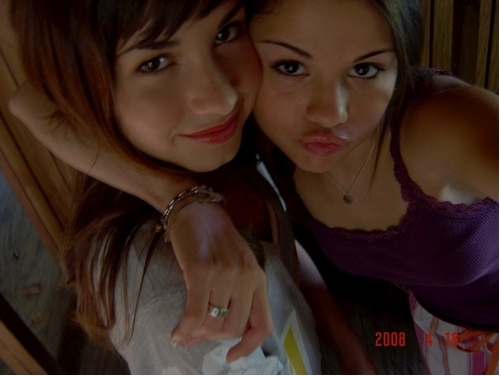 Totgheder - 0-Demi Lovato club rare-0