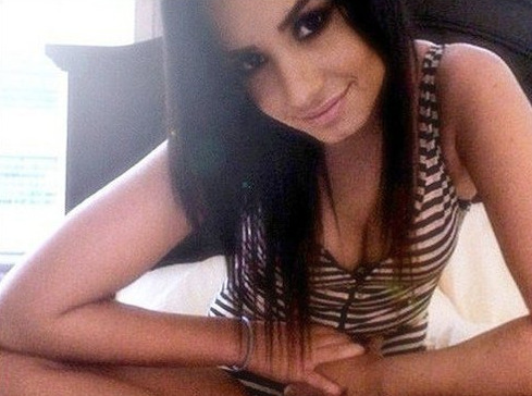 ZTTLLRUINOJVVBMJZAP - 0-Demi Lovato club rare-0
